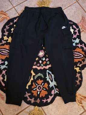 🔥🔥Nike Black Cargo Sweatpants with White Swoosh🔥🔥Size L